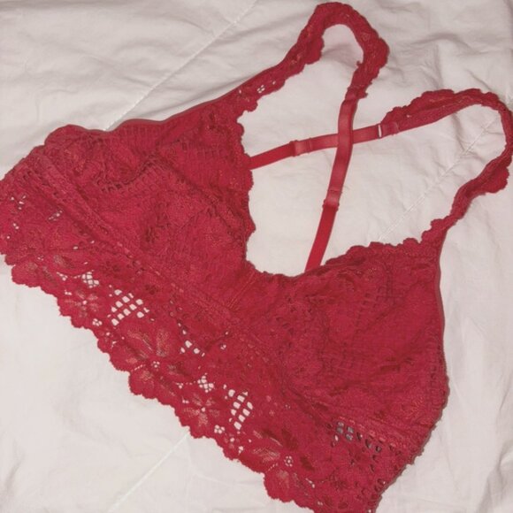 Aerie crochet-style bralette with adjustable straps, red, size large - Picture 1 of 6